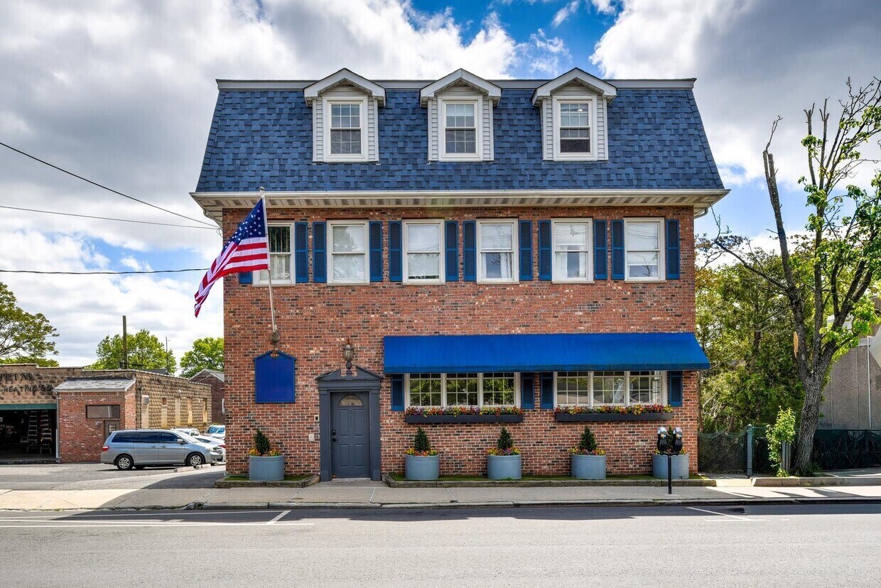 410 Franklin Ave, Nutley, NJ à louer Photo principale– Image 1 sur 13