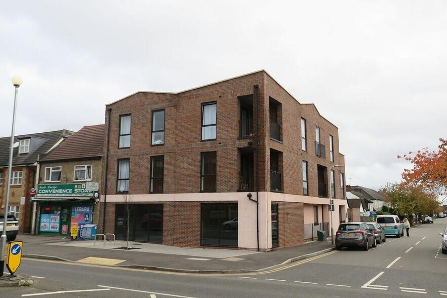 40 Station Approach, Ruislip à vendre - Photo de l’immeuble – Image 1 sur 5
