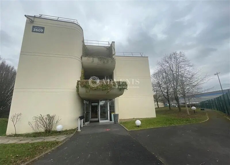 Bureau dans Tremblay-en-France à louer - Photo de l’immeuble – Image 1 sur 8