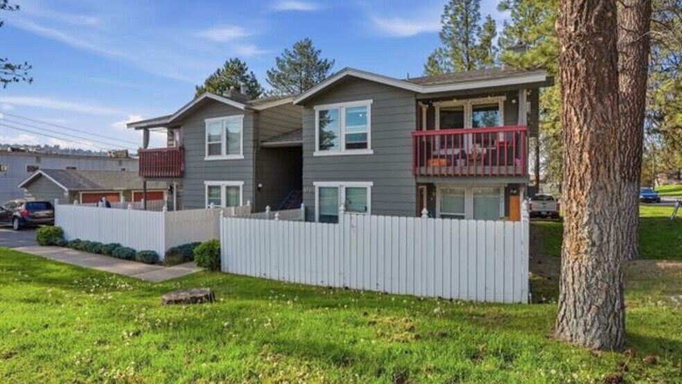 8705 N Colton St, Spokane, WA à vendre - Photo de l’immeuble – Image 2 sur 13