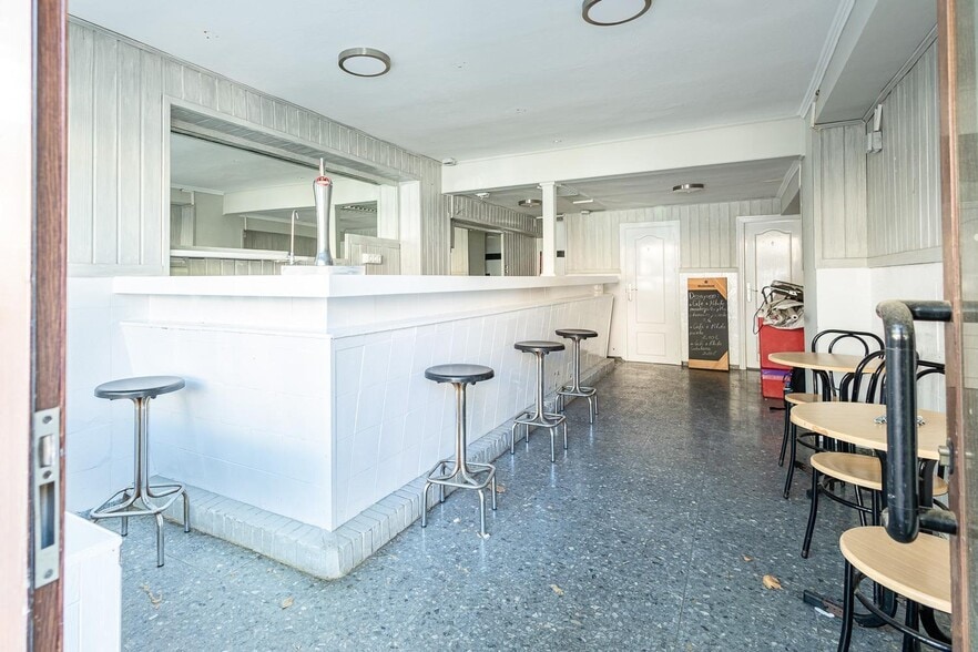 Local commercial dans Marbella, Málaga à vendre - Photo intérieure – Image 2 sur 12