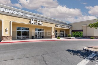 5720-5780 Centennial Center Blvd, Las Vegas, NV à louer Photo de l’immeuble– Image 1 sur 10