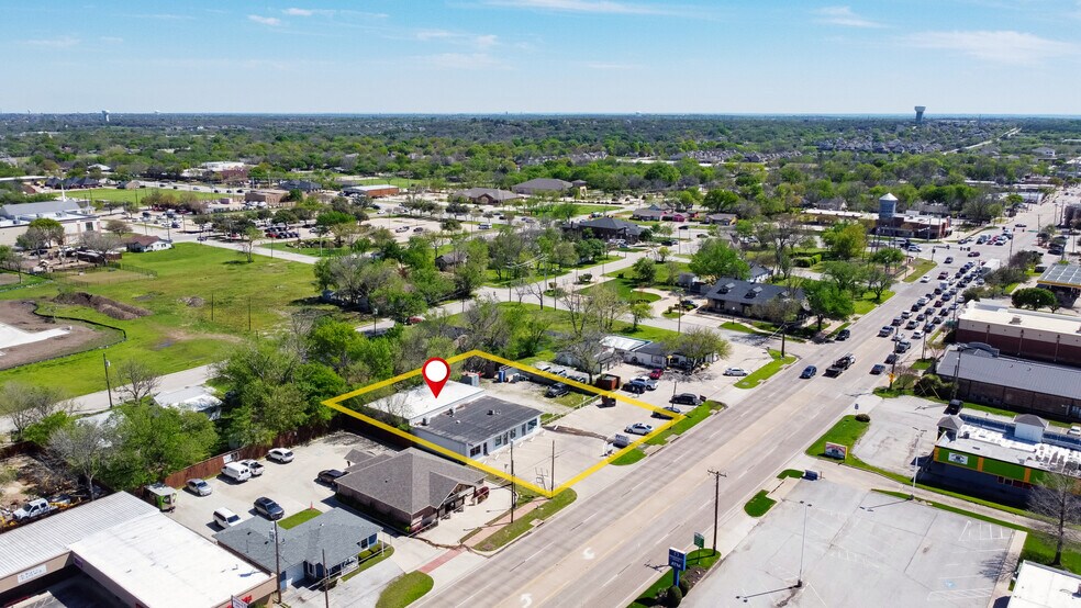 220 N Main St, Keller, TX à louer - Photo de l’immeuble – Image 2 sur 31
