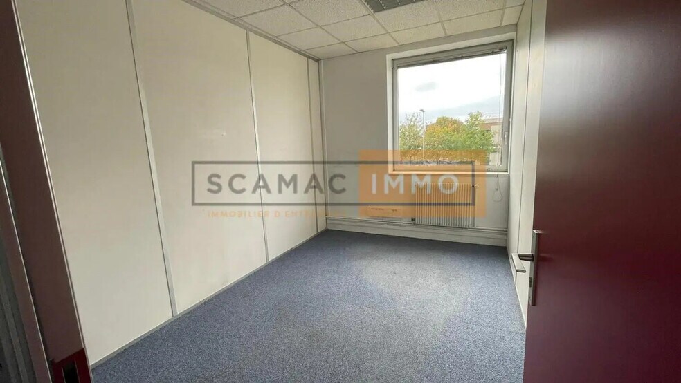 86 Avenue Louis Roche, 92230 Gennevilliers, Gennevilliers à louer - Photo de l’immeuble – Image 2 sur 3