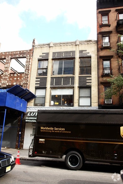 341 W 44th St, New York, NY à vendre - Photo de l’immeuble – Image 2 sur 4