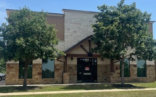 308 Hazelwood St, Leander, TX à louer Photo de l’immeuble– Image 1 sur 3