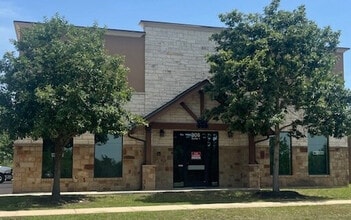 308 Hazelwood St, Leander, TX à louer Photo de l’immeuble– Image 1 sur 3