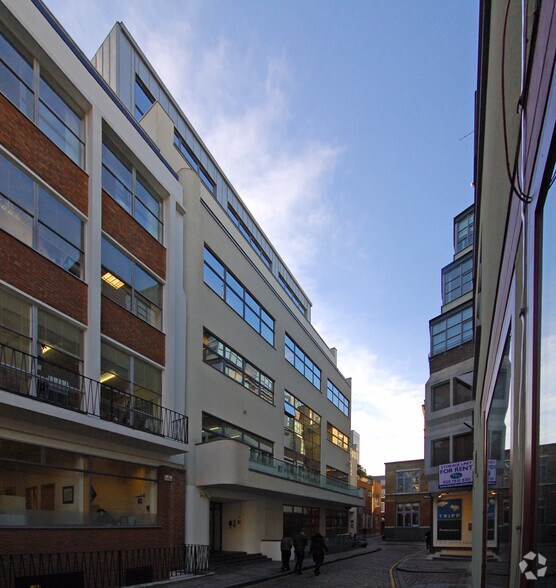 20 St. John's Ln, Londres à louer - Photo de l’immeuble – Image 2 sur 81