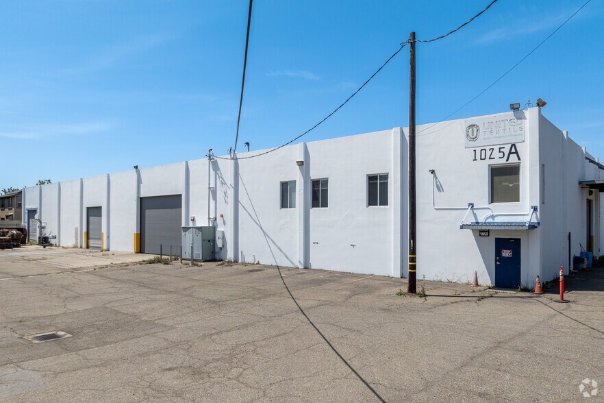 1025 98th Ave, Oakland, CA à vendre - Photo principale – Image 1 sur 8