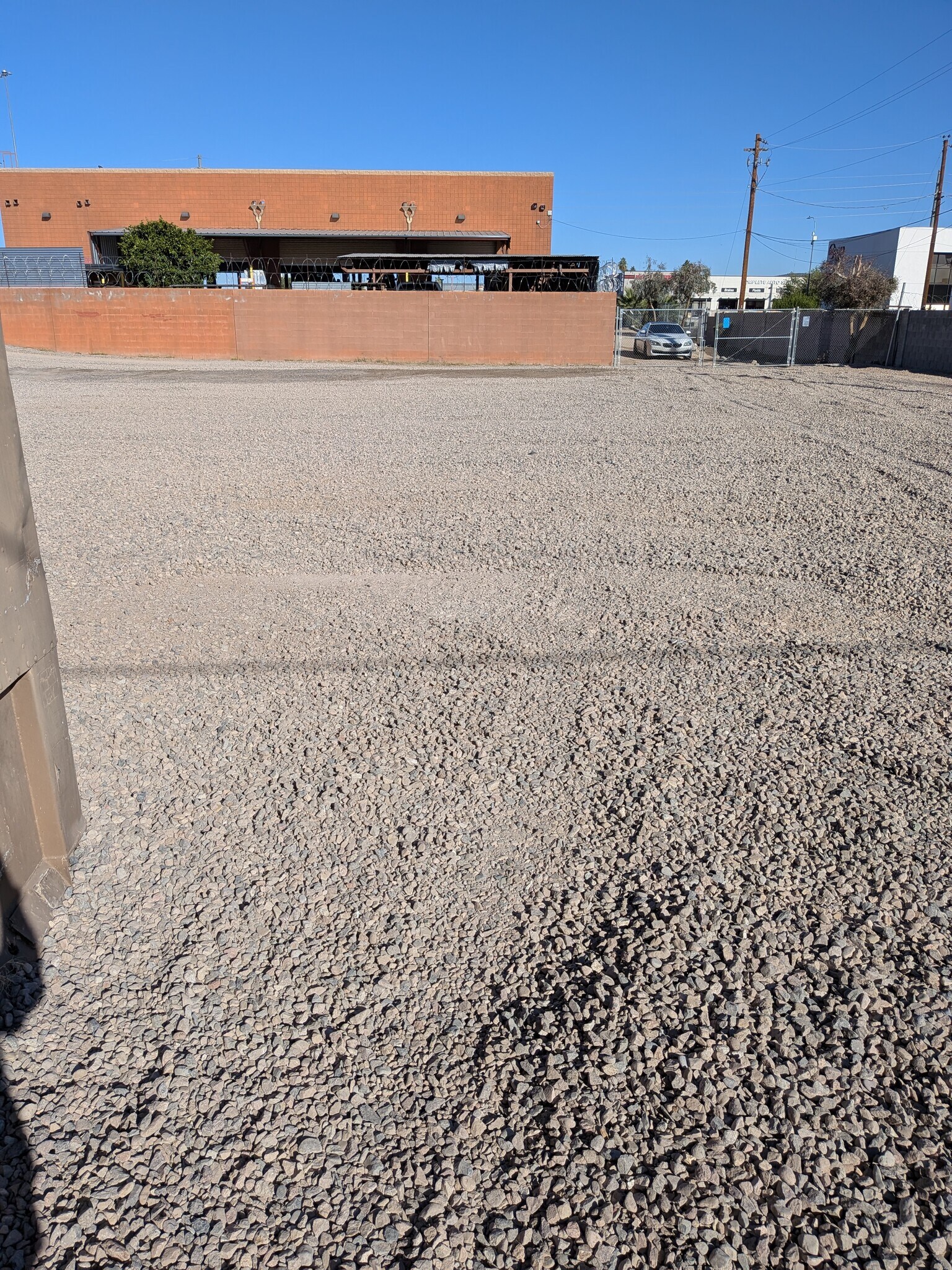 7801 N BLACK CANYON HIGHWAY #4, Phoenix, AZ à louer Photo principale– Image 1 sur 4