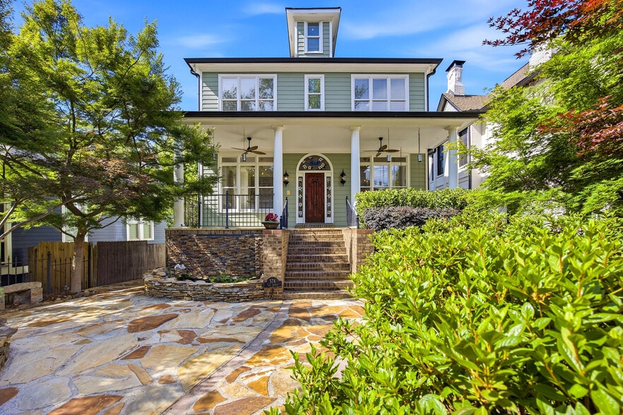 574 East Ave NE, Atlanta, GA à vendre - Photo de l’immeuble – Image 2 sur 91