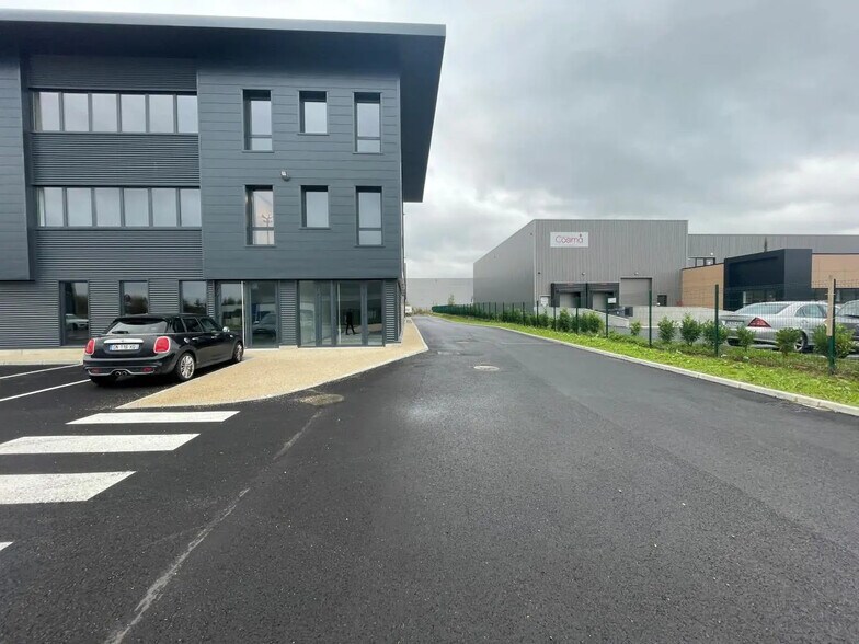 Bureau dans Tigery à louer - Photo de l’immeuble – Image 1 sur 18