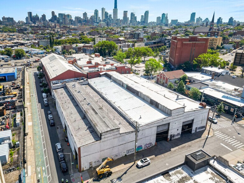 170-186 Van Brunt St, Brooklyn, NY à louer - Aérien – Image 2 sur 11