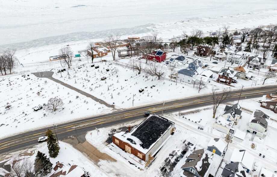 1719 Lakeshore Dr, Saint Joseph, MI à vendre - Photo de l’immeuble – Image 3 sur 8