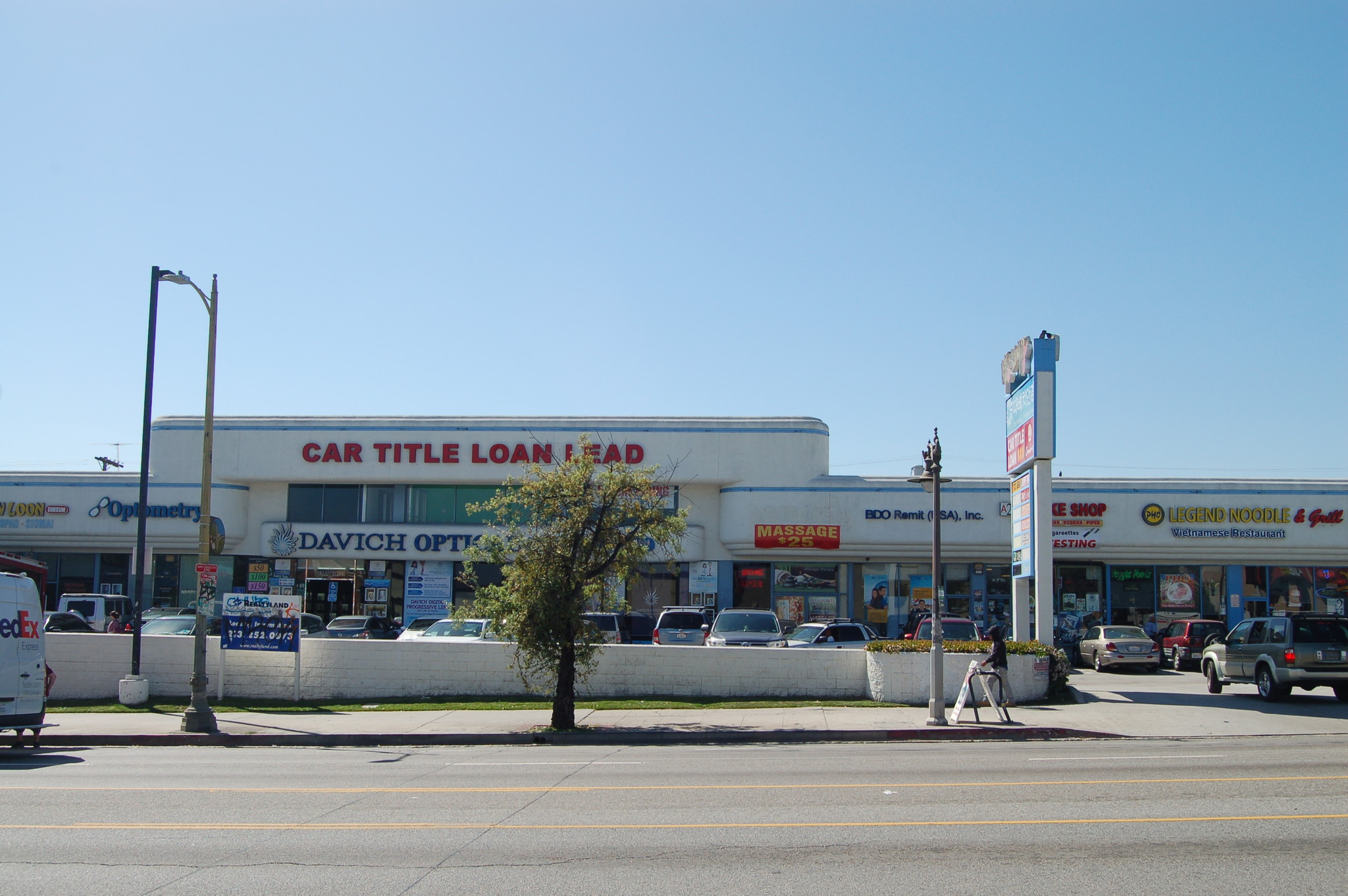 187-233 S Vermont Ave, Los Angeles, CA à louer Photo de l’immeuble– Image 1 sur 2