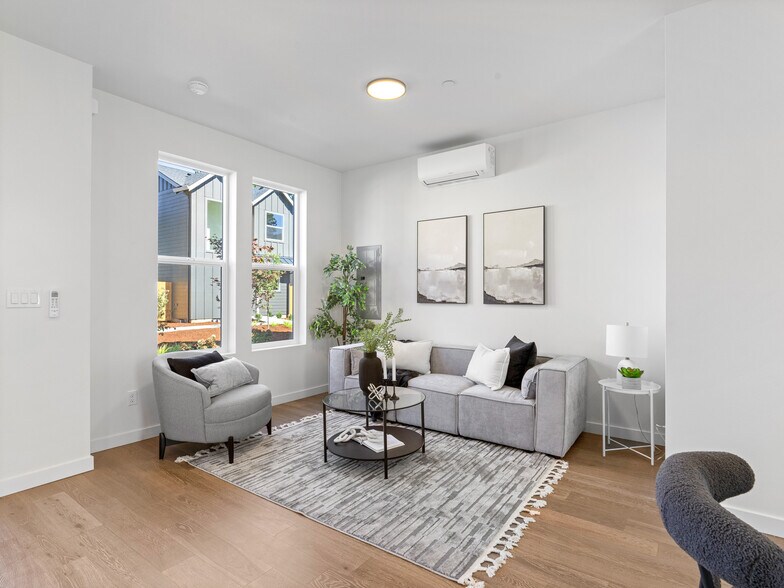 3246 115th Ave, Portland, OR à vendre - Photo de l’immeuble – Image 2 sur 15