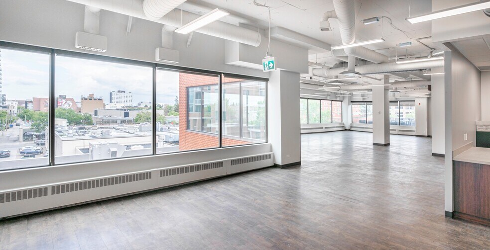 880 16th Ave SW, Calgary, AB à louer - Photo de l’immeuble – Image 2 sur 3