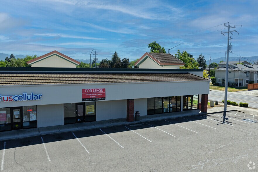 1205-1350 Plaza Blvd, Central Point, OR à louer - Photo de l’immeuble – Image 2 sur 50