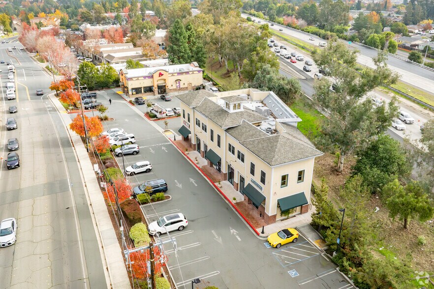 1124 Arnold Dr, Martinez, CA à louer - Aérien – Image 3 sur 3