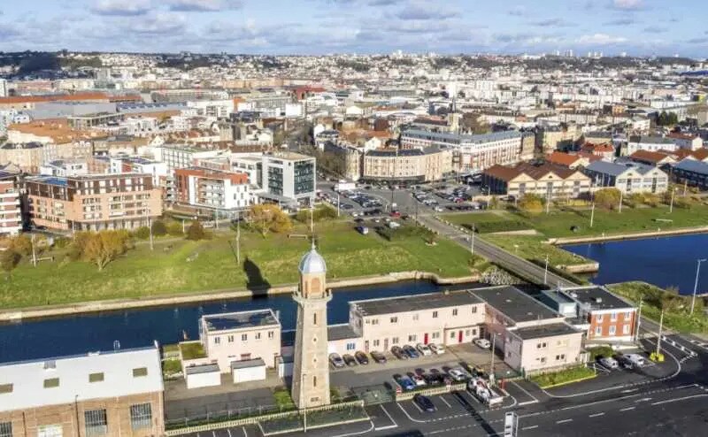 Local d'activités dans Le Havre à vendre - Photo de l’immeuble – Image 1 sur 3