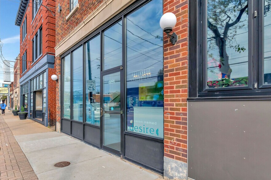 6091-6095 Montgomery Rd, Cincinnati, OH à louer - Photo principale – Image 1 sur 26