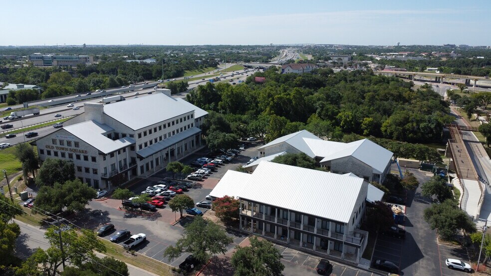 1 Chisholm Trail Rd, Round Rock, TX à louer - Photo de l’immeuble – Image 1 sur 18
