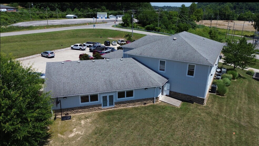 383 Corbin Center Dr, Corbin, KY à louer - Photo de l’immeuble – Image 3 sur 17