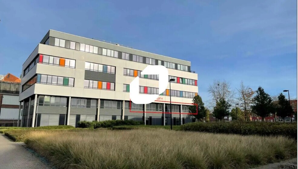Bureau dans Roubaix à louer - Photo de l’immeuble – Image 2 sur 7