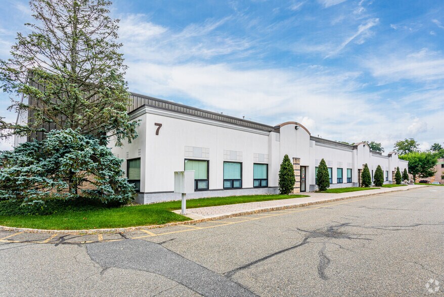 7 Middlebury Blvd, Randolph, NJ à louer - Photo principale – Image 1 sur 5