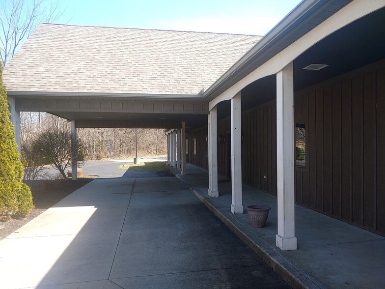 4493 Oberlin Ave, Lorain, OH à vendre - Photo de l’immeuble – Image 2 sur 8