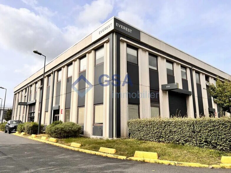 Bureau dans Lisses à louer - Photo de l’immeuble – Image 1 sur 9