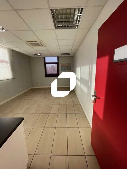 Bureau dans Orly à vendre - Photo de l’immeuble – Image 1 sur 4