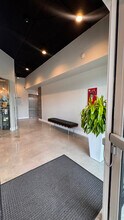 4500-4500 N University Dr, Coral Springs, FL à louer Hall d’entrée– Image 1 sur 9