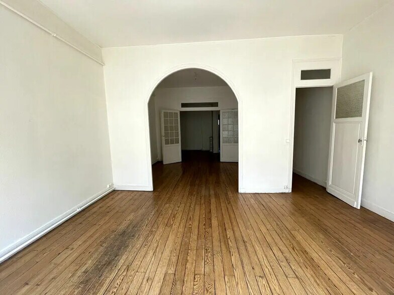 Bureau dans Bordeaux à vendre - Photo de l’immeuble – Image 1 sur 10