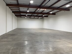 301-445 N Figueroa St, Wilmington, CA à louer Photo de l’immeuble– Image 2 sur 2