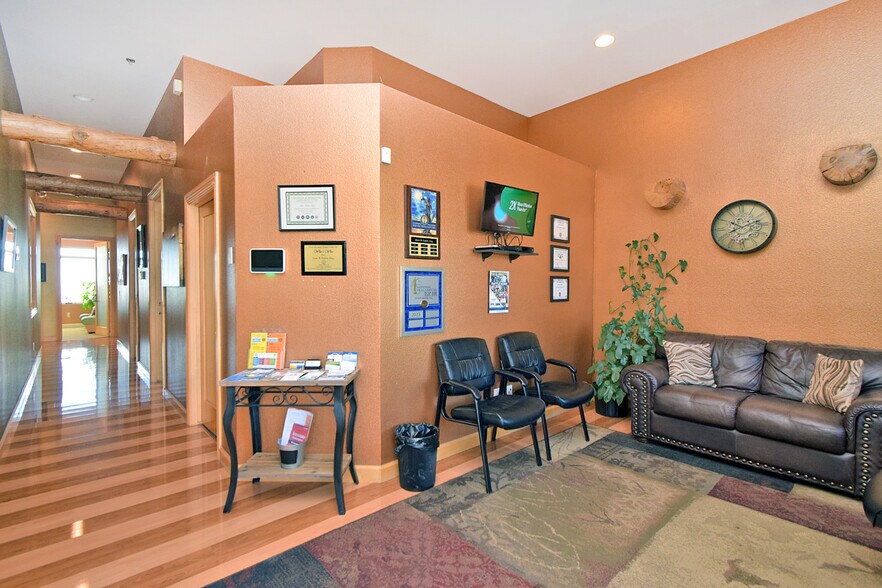 1150 Selmi Dr, Reno, NV à vendre - Photo de l’immeuble – Image 2 sur 15