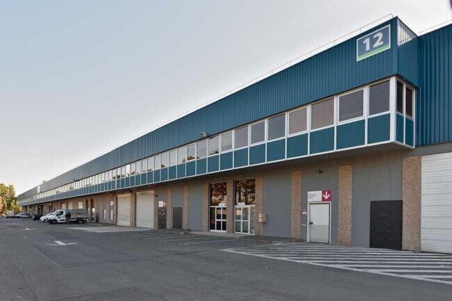 Plus de détails pour Industriel/Logistique à louer