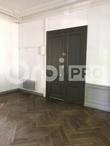 Bureau dans Tours à louer - Photo de l’immeuble – Image 2 sur 7