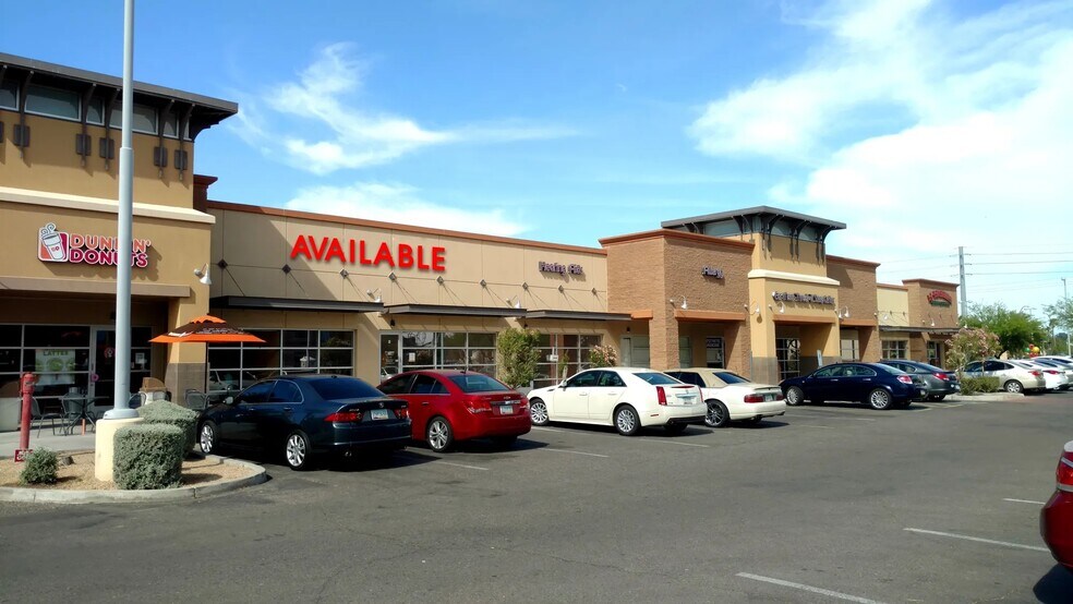 2051 W Chandler Blvd, Chandler, AZ à louer - Photo de l’immeuble – Image 1 sur 5