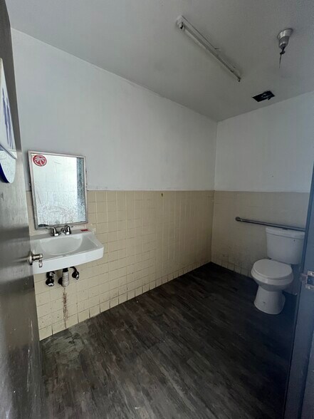 911 W C St, Wilmington, CA à vendre - Photo intérieure – Image 2 sur 22
