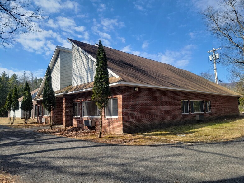 915-917 NY-212 Hwy, Saugerties, NY à vendre - Photo de l’immeuble – Image 2 sur 6
