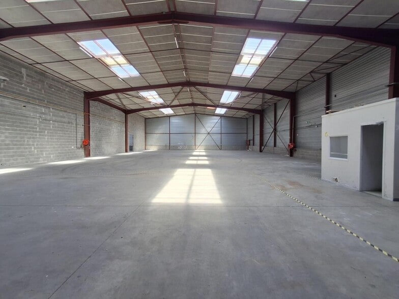 Local d'activités dans Meyzieu à vendre - Photo intérieure – Image 2 sur 7