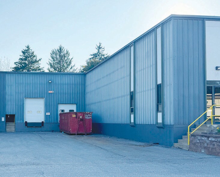 1901 Mayview Rd, Bridgeville, PA à louer - Photo de l’immeuble – Image 2 sur 9