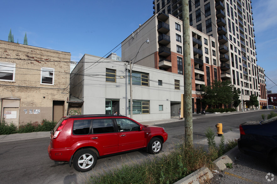26 Dalhousie St, Toronto, ON à louer - Photo de l’immeuble – Image 2 sur 2