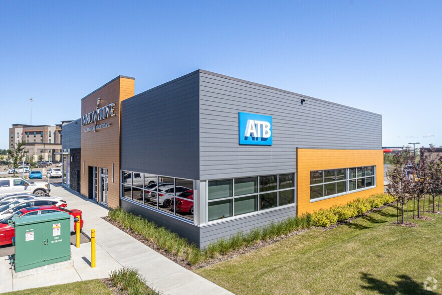 960-1000 Emerald Dr, Sherwood Park, AB à louer - Photo de l’immeuble – Image 3 sur 3