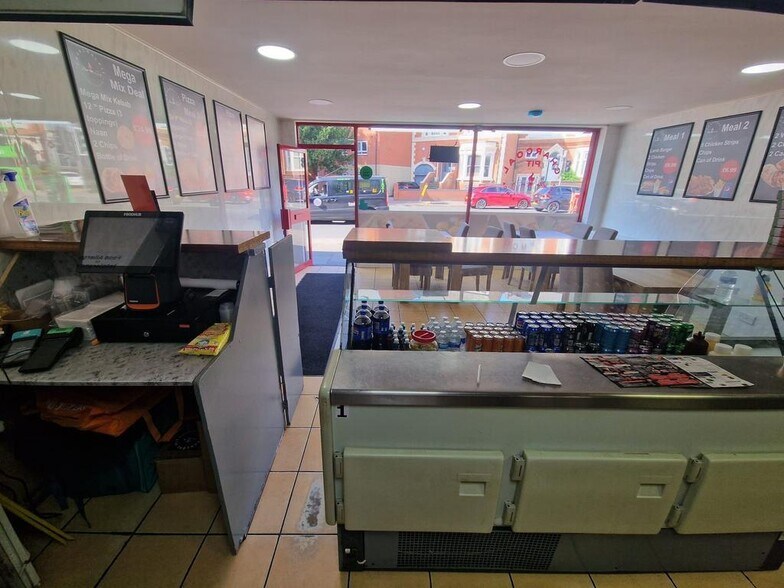 111 Uppingham Rd, Leicester à vendre - Photo de l’immeuble – Image 2 sur 6