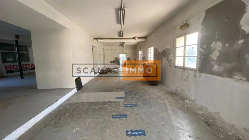 Local commercial dans Fréjus à vendre - Photo de l’immeuble – Image 1 sur 6