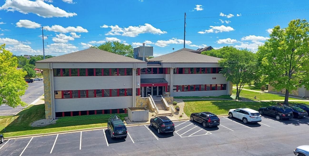 559 D'Onofrio Dr, Madison, WI à vendre Photo principale– Image 1 sur 6
