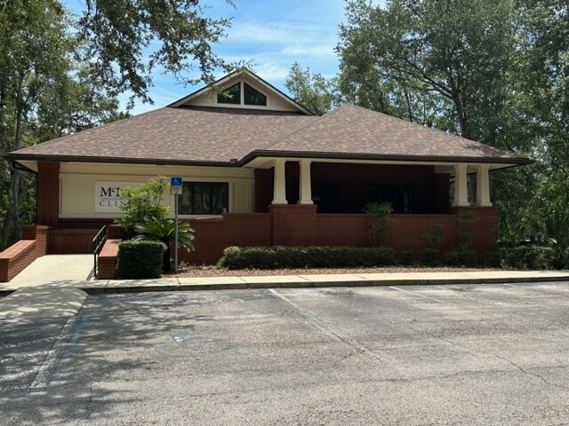 1715 Village Way, Orange Park, FL à vendre Photo principale– Image 1 sur 25