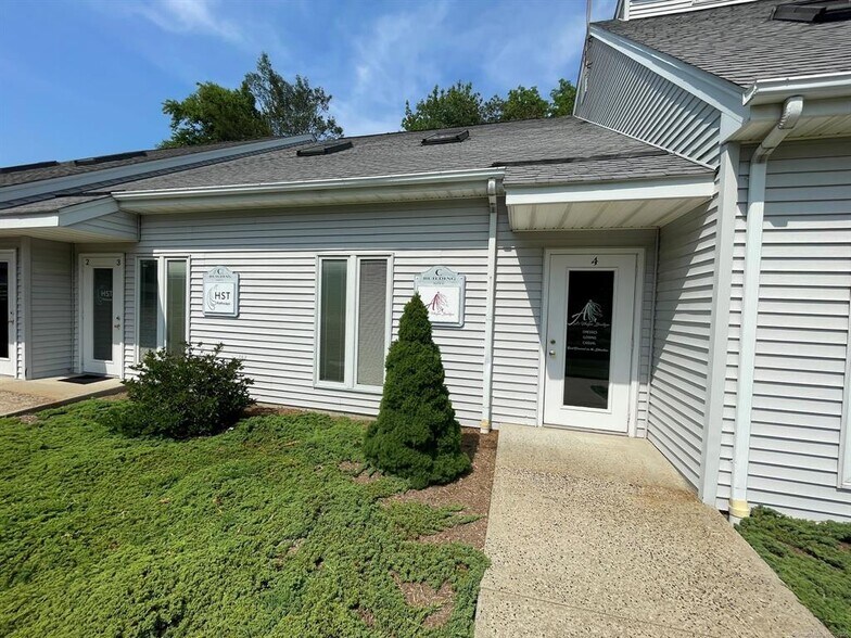 1575 Boston Post Rd, Guilford, CT à louer - Photo de l’immeuble – Image 2 sur 7